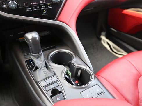 Used 2021 Toyota Camry XSE image 27