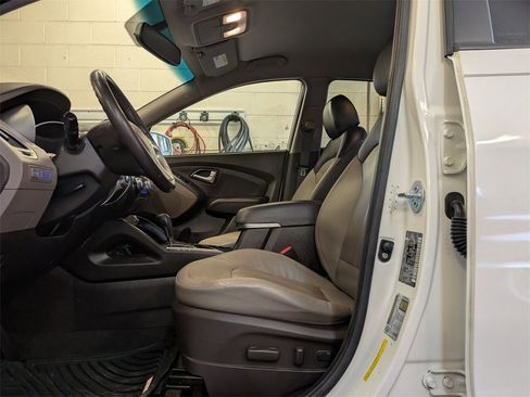 Used 2013 Hyundai Tucson Limited image 12