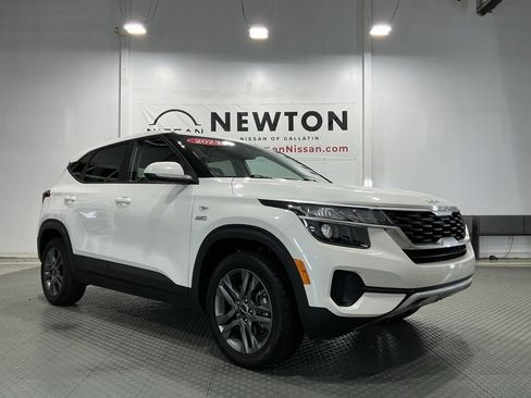 Used 2023 Kia Seltos LX image 38