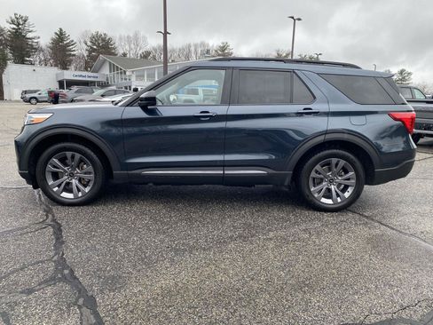 Used 2022 Ford Explorer XLT w/ Equipment Group 202A AWD/4WD image 4
