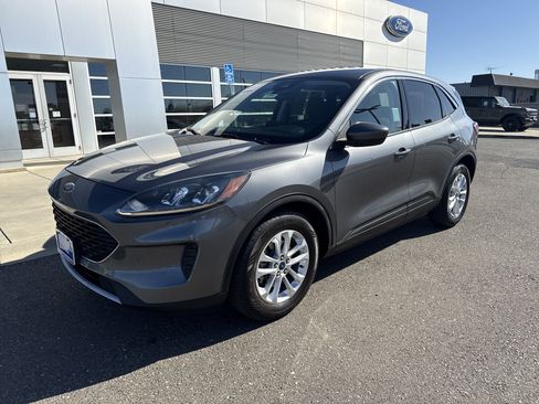 Used 2021 Ford Escape SE FWD image 1