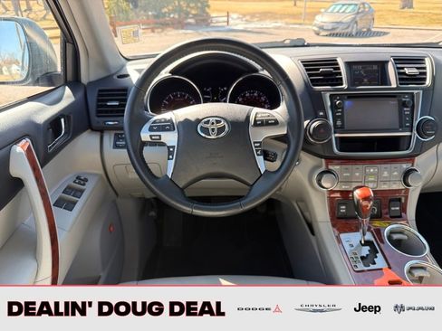 Used 2013 Toyota Highlander Limited AWD/4WD image 19