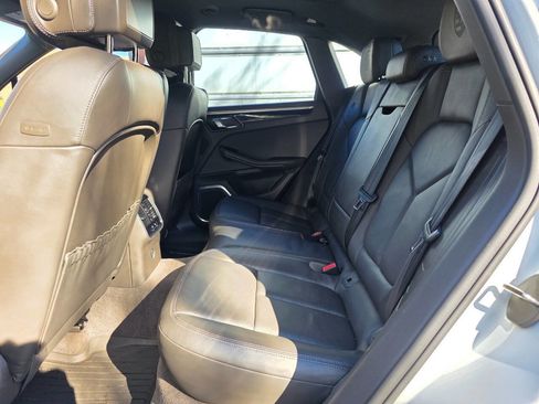 Used 2017 Porsche Macan image 35