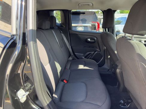 Used 2019 Jeep Renegade Sport image 28