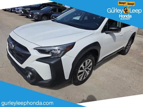 Used 2025 Subaru Outback Premium AWD/4WD image 1