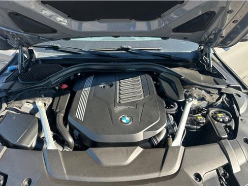 Used 2021 BMW 740i w/ M Sport Package image 18