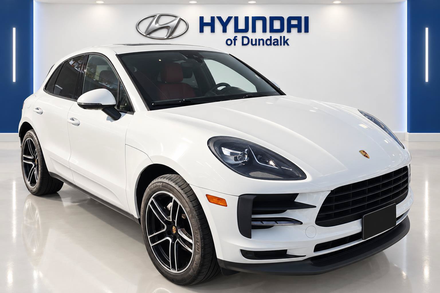 Used 2021 Porsche Macan AWD/4WD image 3