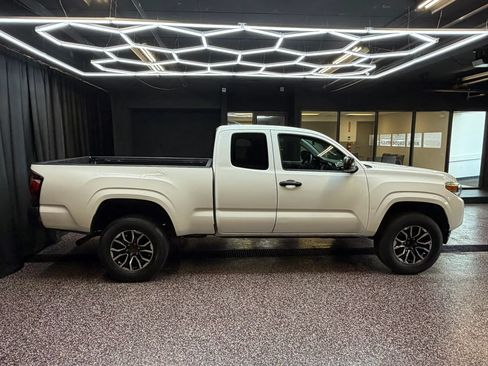 Used 2019 Toyota Tacoma SR RWD image 10