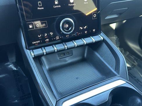 Used 2025 GMC Terrain Elevation image 26