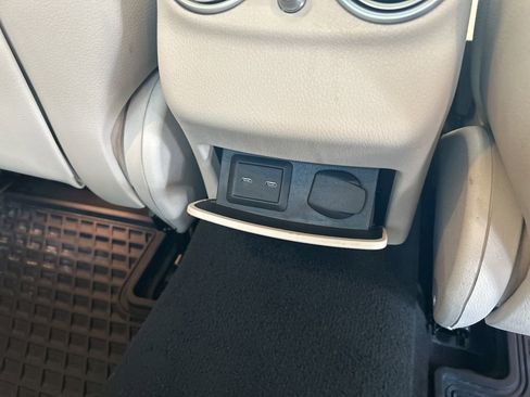 Used 2022 Mercedes-Benz E 350 4MATIC Sedan image 33