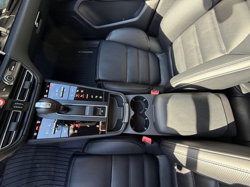 New 2026 Porsche Macan image 18