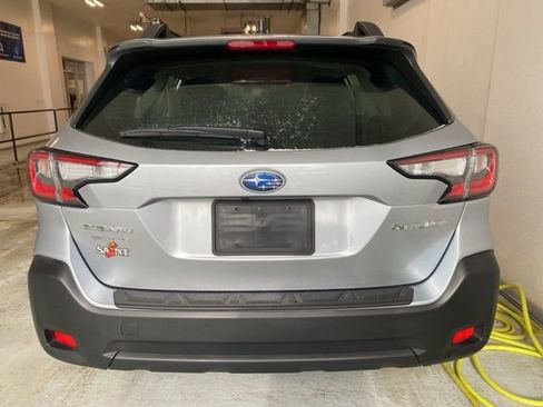 Certified 2025 Subaru Outback 2.5i image 6