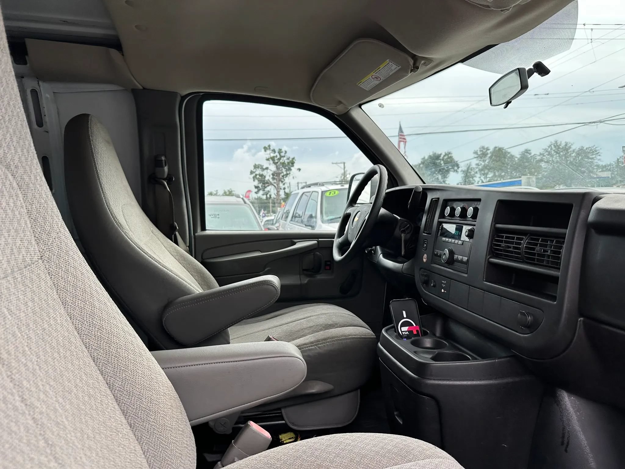 Used 2012 Chevrolet Express 2500 RWD image 11
