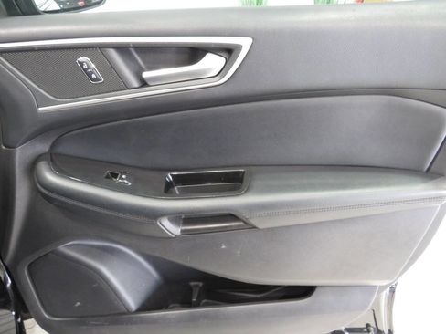 Used 2017 Ford Edge SEL FWD image 26