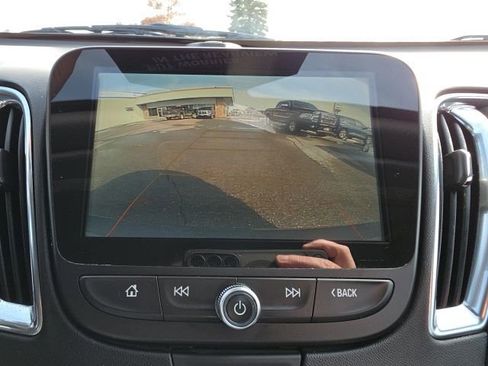 Used 2018 Chevrolet Malibu LT image 20