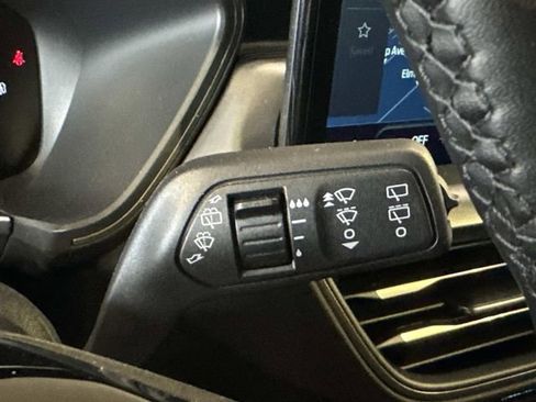 Used 2025 Ford Escape SE image 28