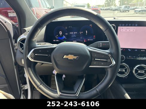 Used 2025 Chevrolet Blazer EV LT AWD/4WD image 12