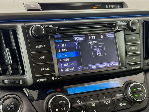 Used 2018 Toyota RAV4 XLE AWD/4WD image 35