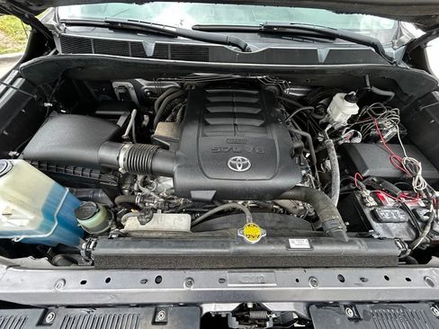 Used 2017 Toyota Tundra SR5 AWD/4WD image 34