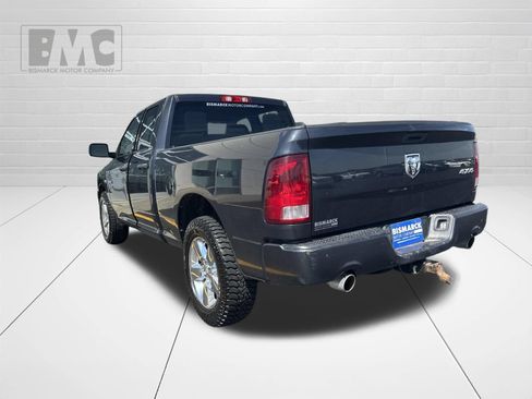 Used 2019 RAM 1500 Express w/ Express Value Package AWD/4WD image 4