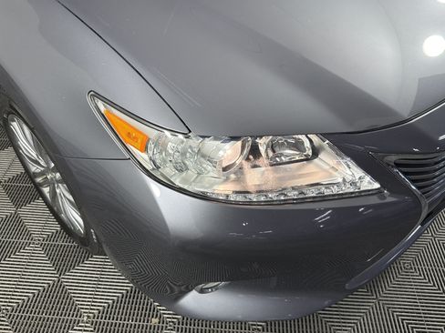 Used 2015 Lexus ES 350 w/ Premium Package FWD image 32