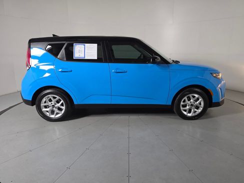 Used 2025 Kia Soul S FWD image 6