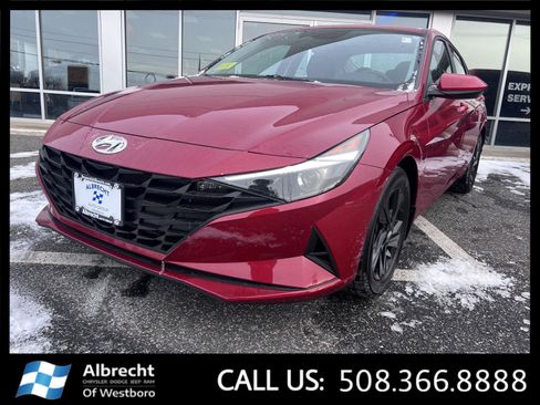 Used 2023 Hyundai Elantra SEL image 1