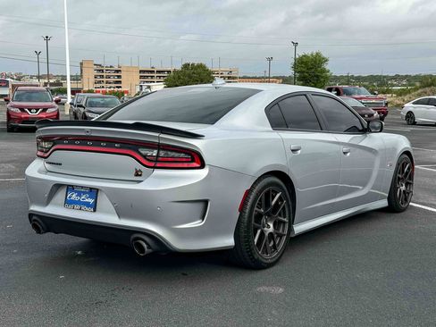 Used 2019 Dodge Charger Scat Pack w/ Technology Group RWD image 6