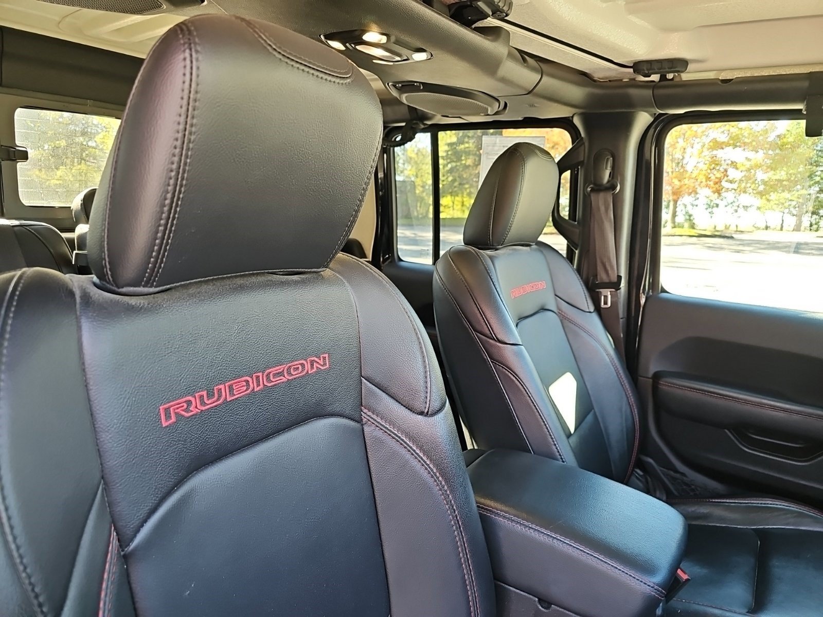 Used 2022 Jeep Gladiator Rubicon w/ Cold Weather Group AWD/4WD image 11