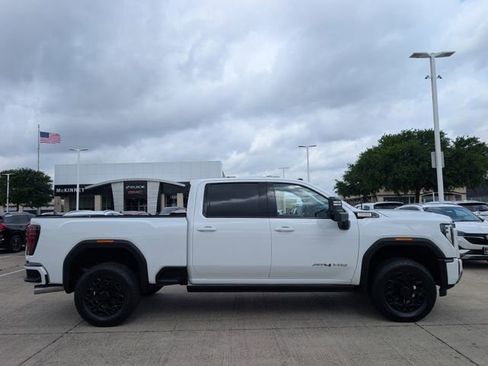 Certified 2024 GMC Sierra 2500 AT4 w/ AT4 Preferred Package image 3