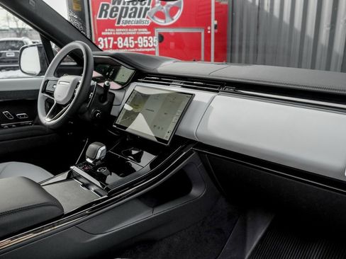 New 2025 Land Rover Range Rover Sport Dynamic SE image 23