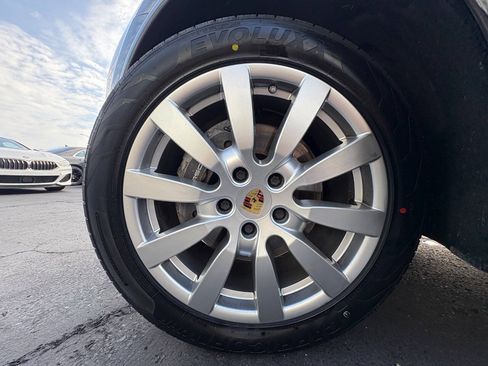 Used 2017 Porsche Cayenne Platinum Edition AWD/4WD image 34