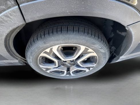 Used 2024 Subaru Ascent Limited w/ Technology Package image 2