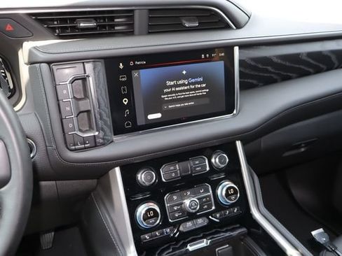 Used 2024 GMC Yukon Denali RWD image 8