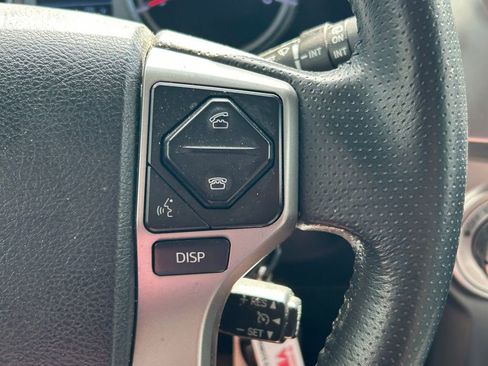 Used 2019 Toyota 4Runner SR5 AWD/4WD image 39
