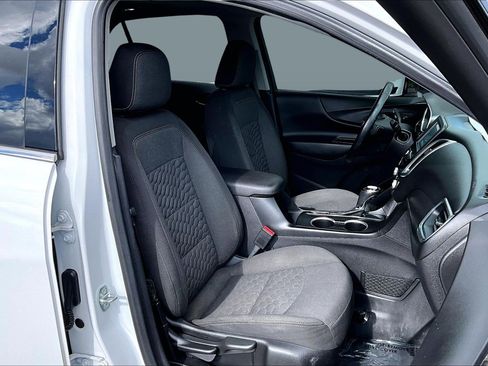 Used 2018 Chevrolet Equinox LT image 7