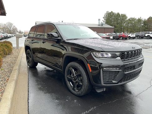 Used 2026 Jeep Grand Cherokee Limited w/ Limited Altitude Package AWD/4WD image 4