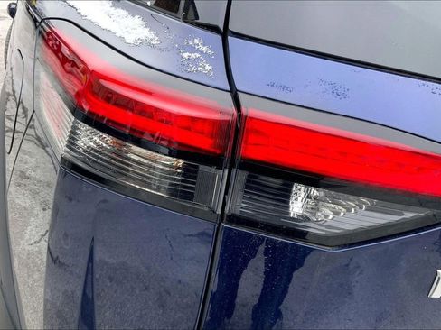 Used 2022 Nissan Pathfinder SL w/ SL Premium Package image 11