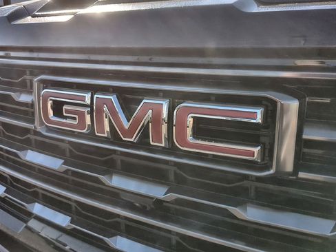 Used 2025 GMC Sierra 2500 AT4 w/ AT4 Premium Plus Package image 32