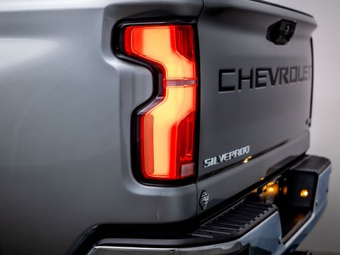 Used 2024 Chevrolet Silverado 2500 LTZ w/ LTZ Plus Package image 12