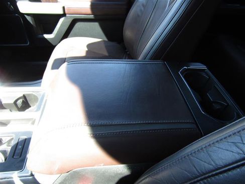 Used 2015 Ford F150 Platinum w/ Equipment Group 701A Luxury image 25