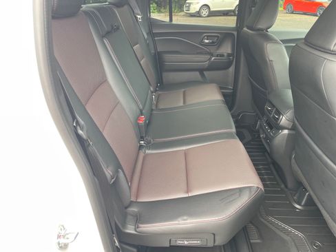 Used 2025 Honda Ridgeline Black Edition image 18