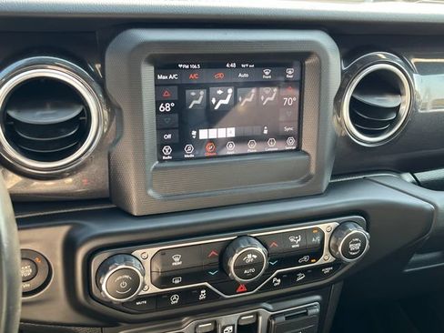 Used 2020 Jeep Wrangler Unlimited Sahara AWD/4WD image 28
