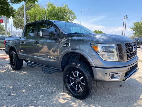 Used 2017 Nissan Titan PRO-4X AWD/4WD image 8