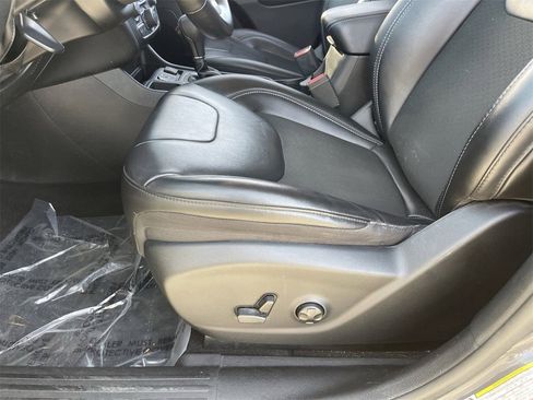 Used 2021 Jeep Cherokee Latitude Plus image 19