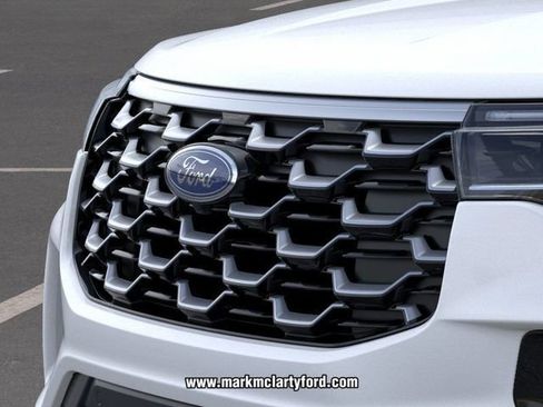 New 2026 Ford Explorer Platinum image 17