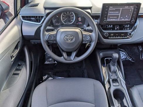 Used 2022 Toyota Corolla LE image 16