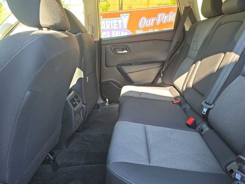 Used 2025 Nissan Rogue SV AWD/4WD image 16