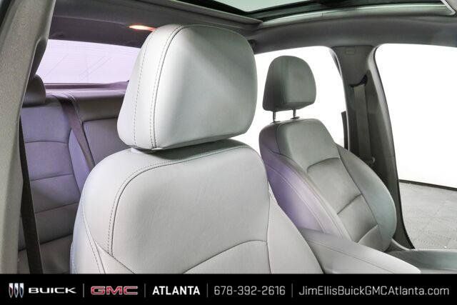 Certified 2018 Chevrolet Malibu Premier w/ Premier Sun and Wheel Package FWD image 24