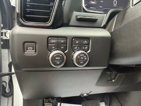 Used 2024 GMC Sierra 2500 AT4 w/ AT4 Premium Plus Package image 15